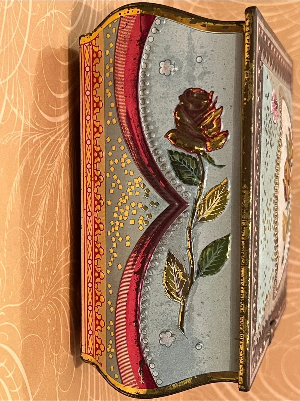 Vintage Rose Tin Trinket Box with Latch